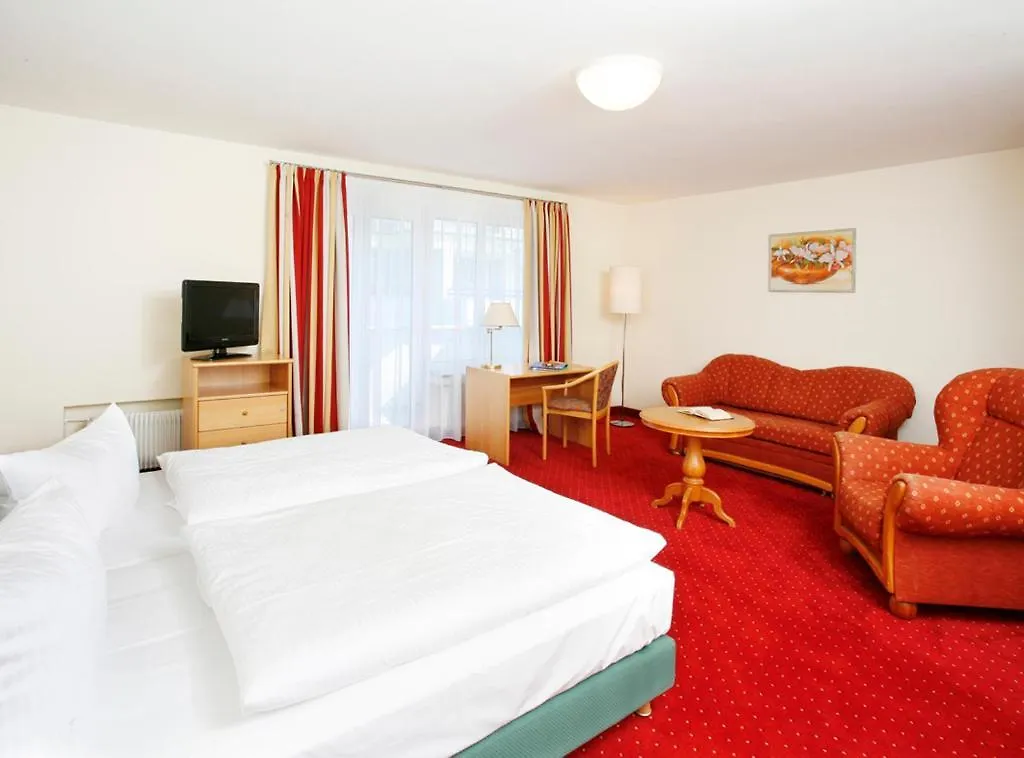 Hotel Biederstein Am Englischen Garten Mnichov 3*,